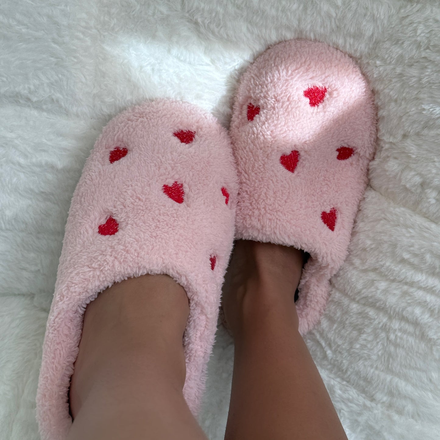 HAND HEART SLIPPERS