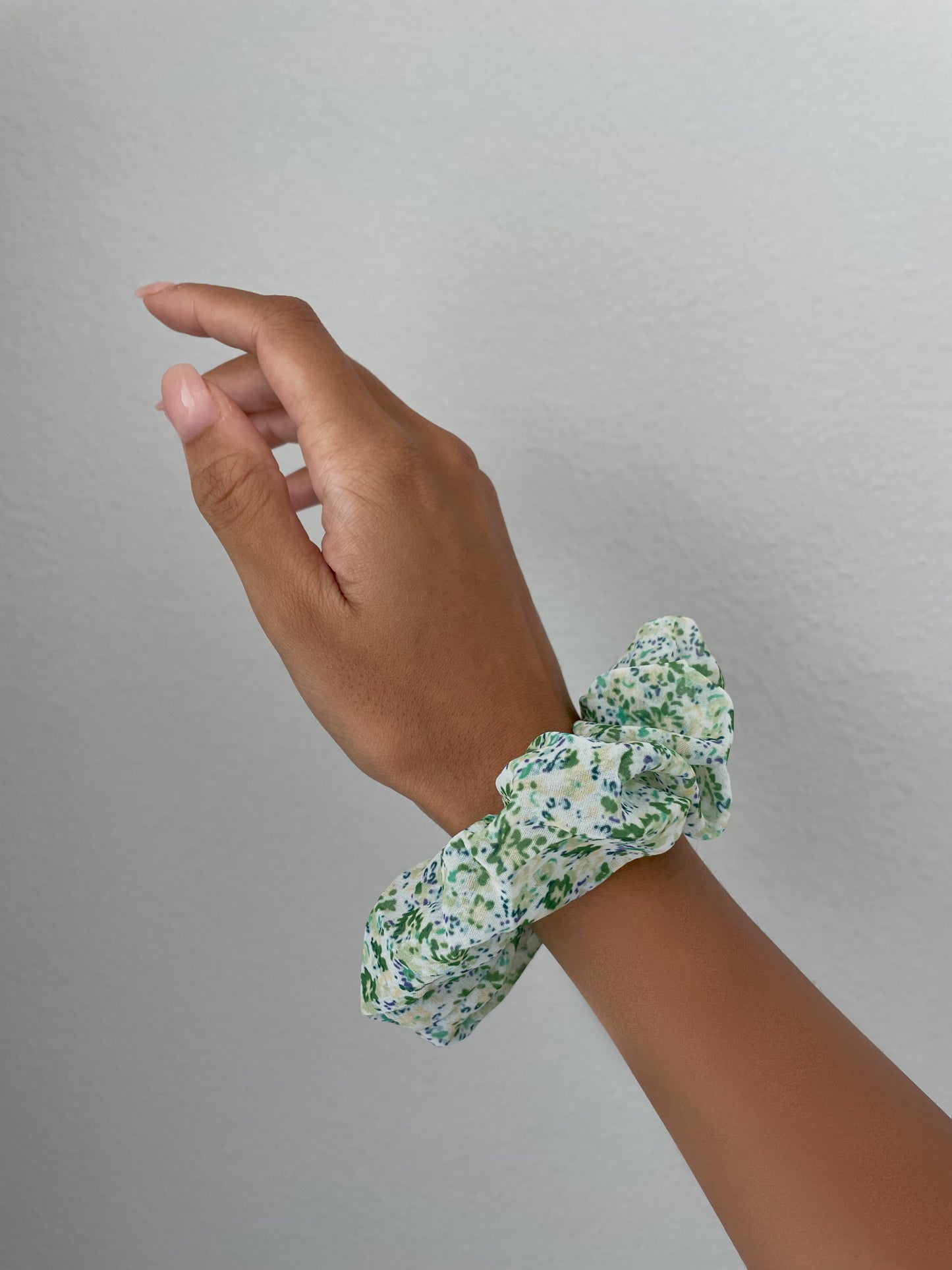 BOHEMIAN Floral Scrunchie / Green