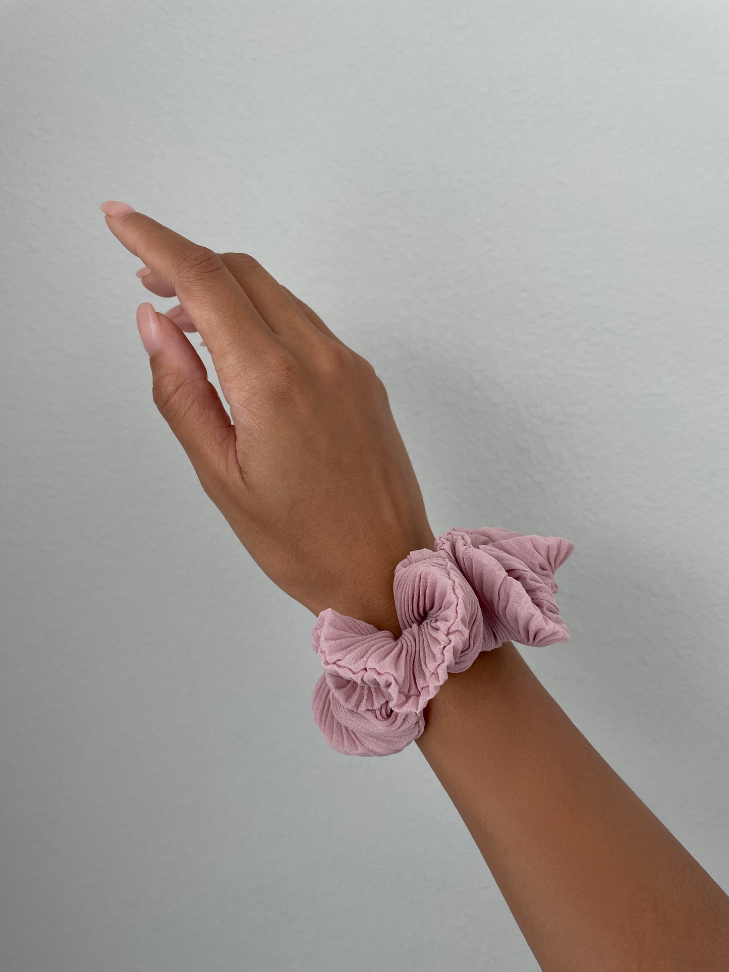 DUSTY PINK Scallop Scrunchie