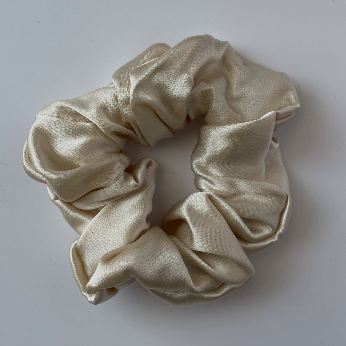 100% Mulberry Silk Scrunchie / Wheat