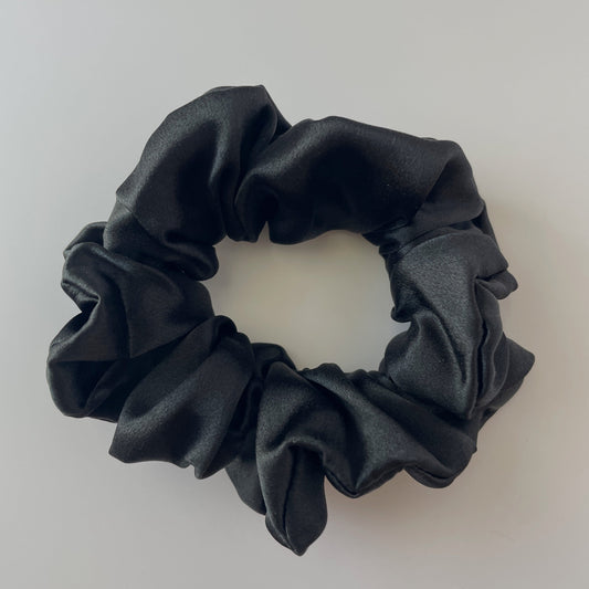 100% Mulberry Silk Scrunchie / Black