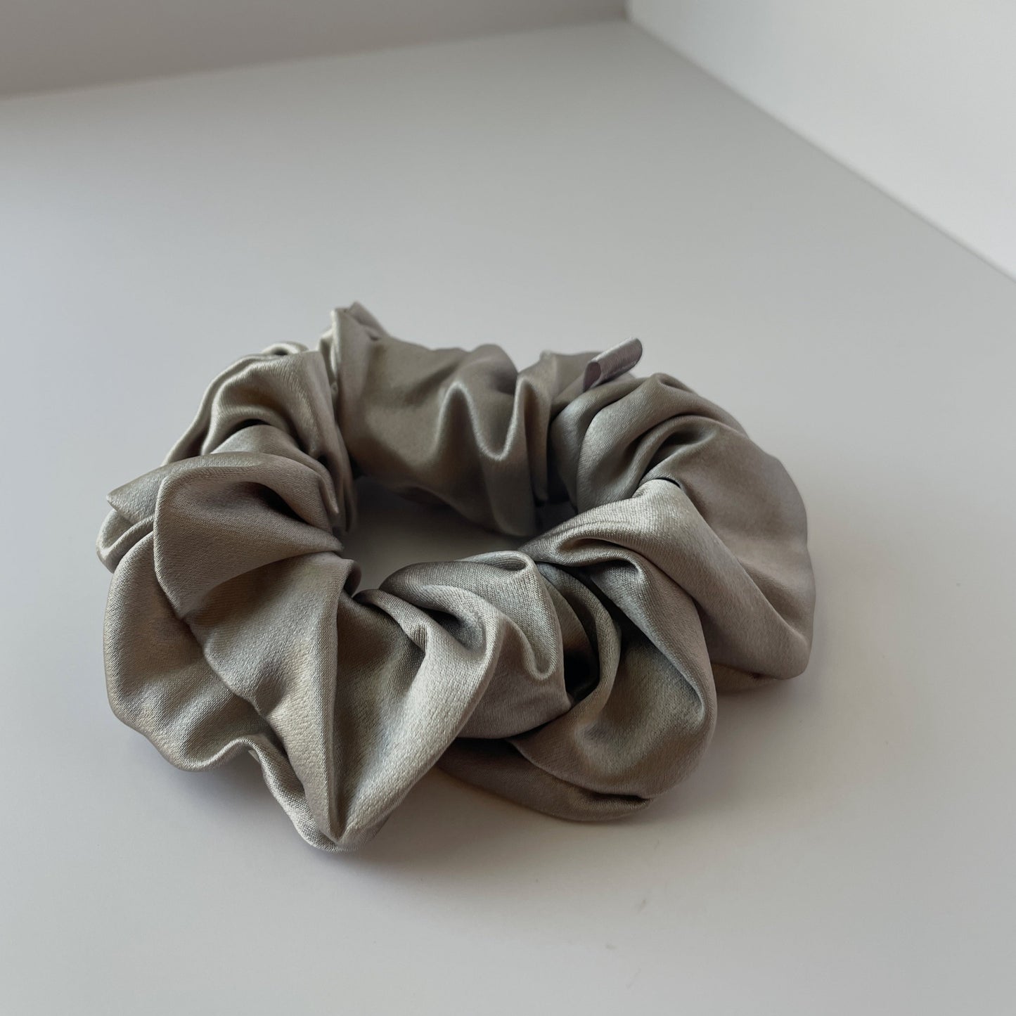 100% Mulberry Silk Scrunchie / Buck