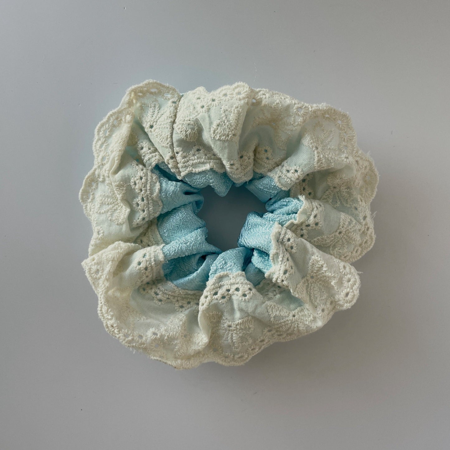 EMMY JANE Scrunchie in Blue