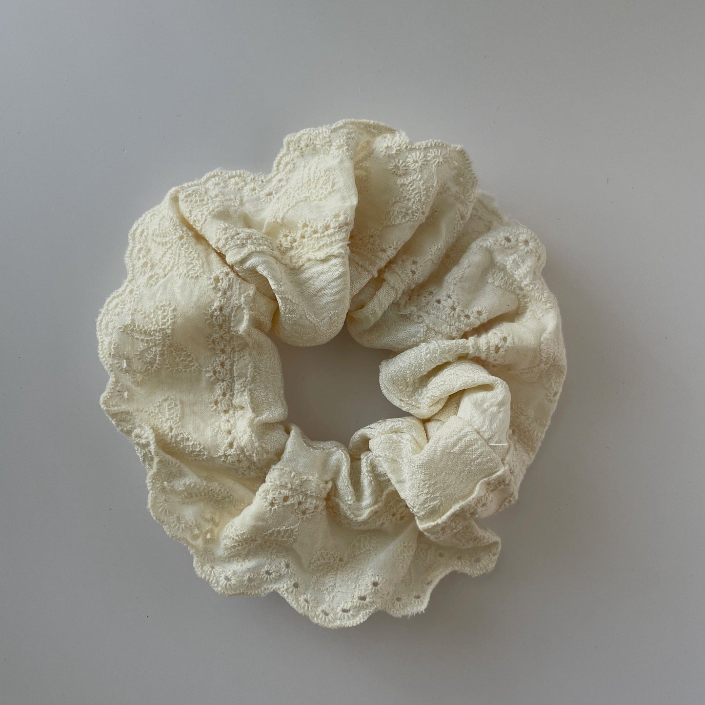 EMMY JANE Scrunchie in Ivory