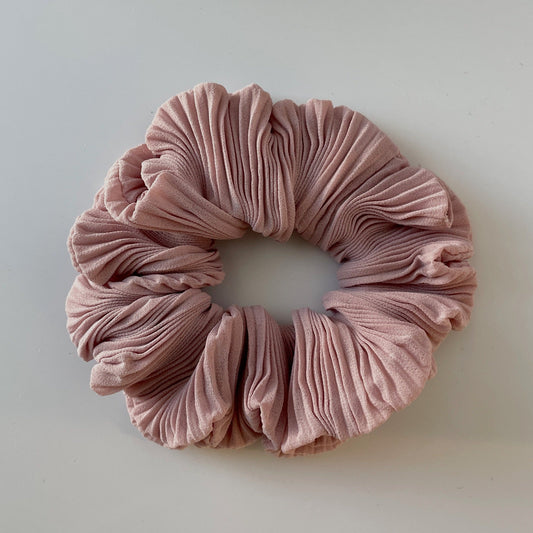 DUSTY PINK Scallop Scrunchie