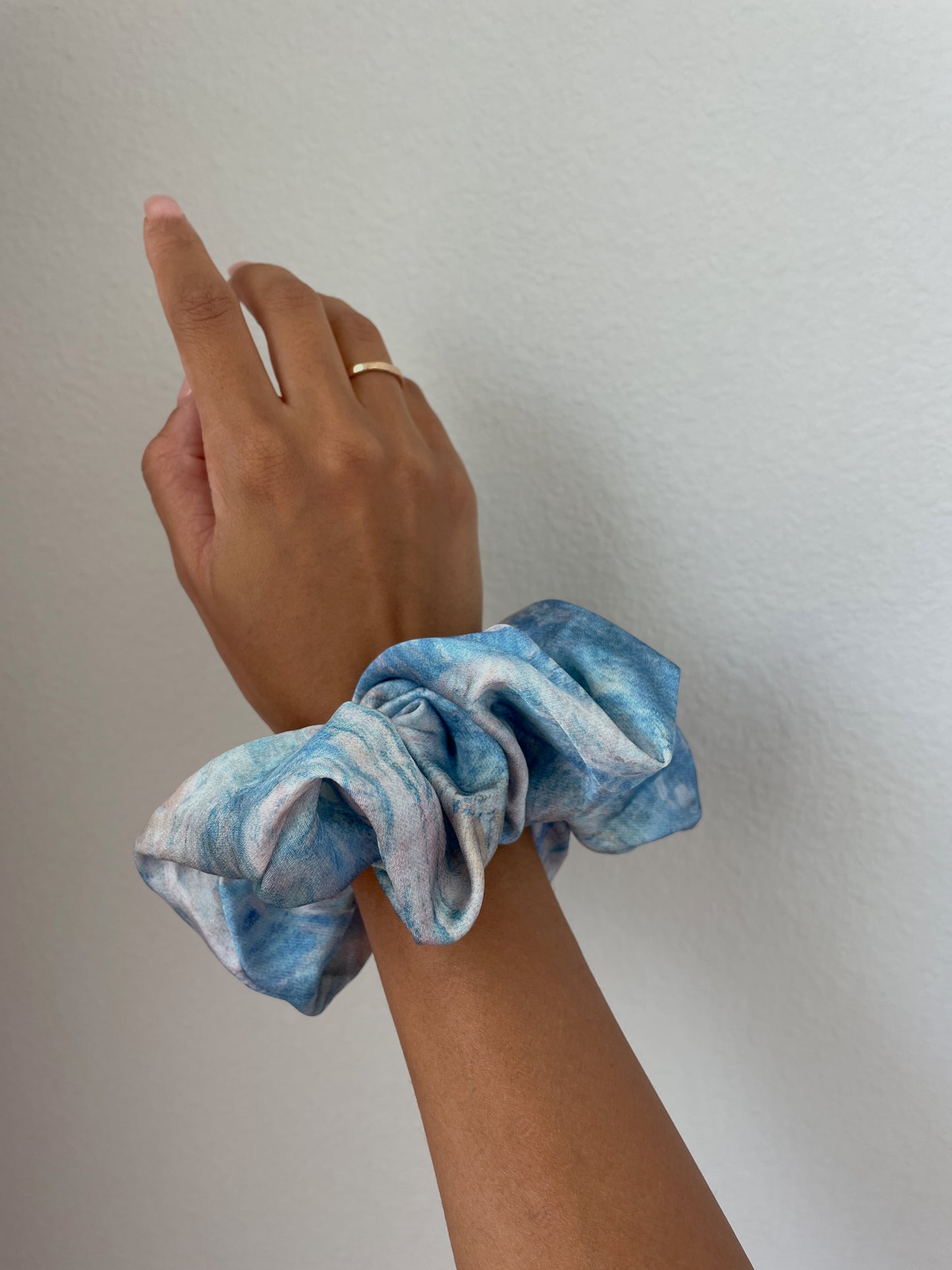 ART HOUSE OVERSIZED Scrunchie / Van Gogh