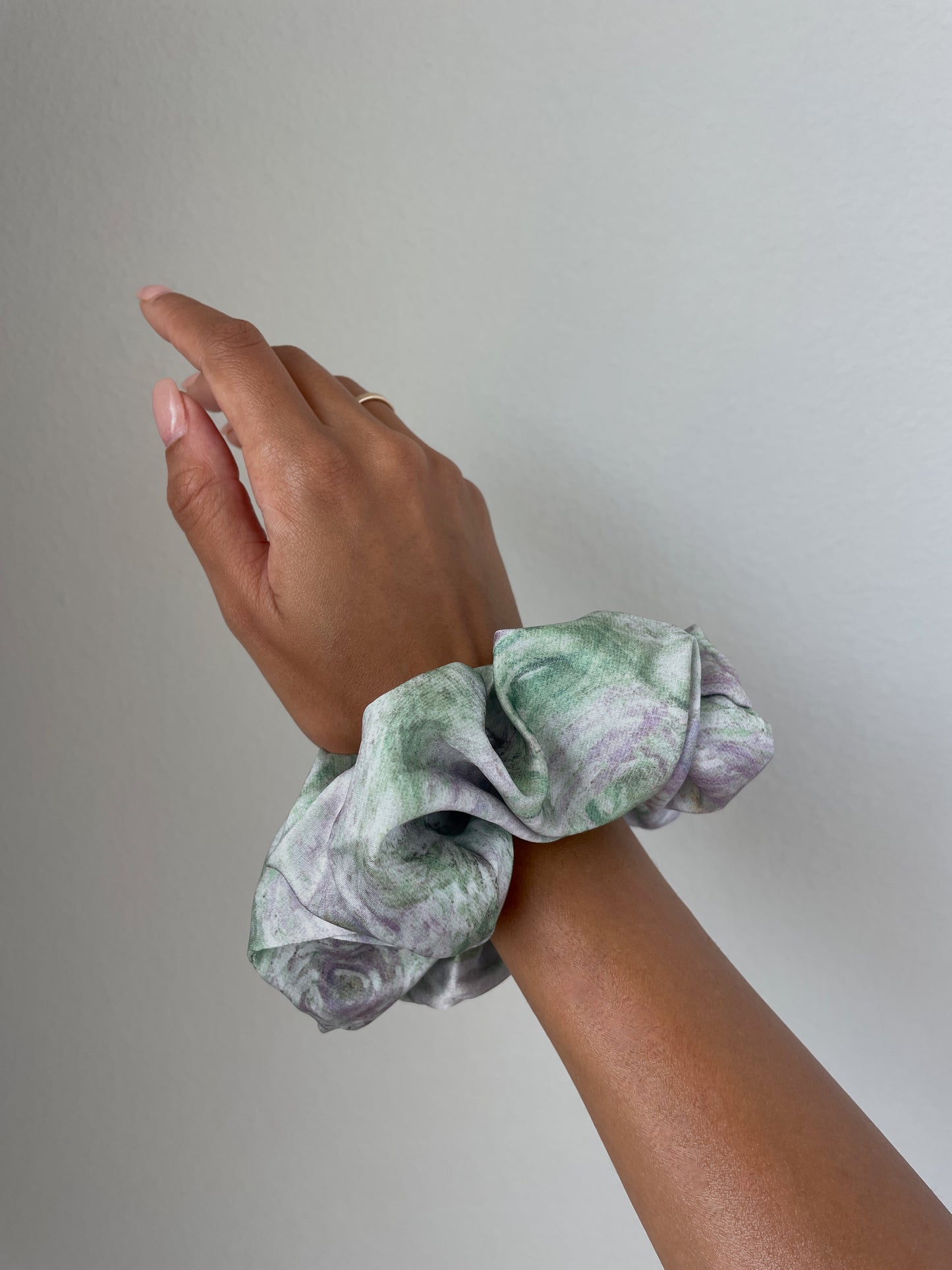 ART HOUSE OVERSIZED Scrunchie / Forest